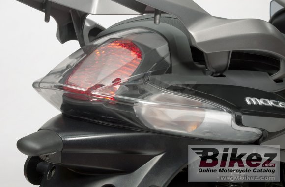 2011 Benelli Macis 150 photo